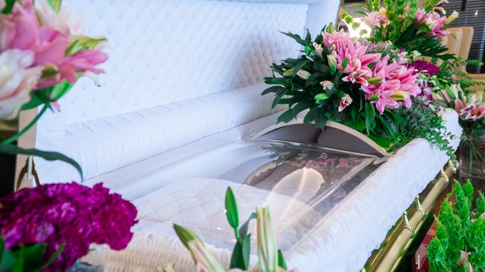 Things to consider when choosing a casket - Heritage Memorial Park